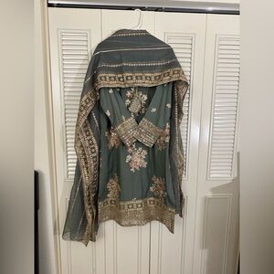 New 3 Pcs Floral Embroidery Pakistani Formal Dress Long Sleeves Eid 2026 Medium